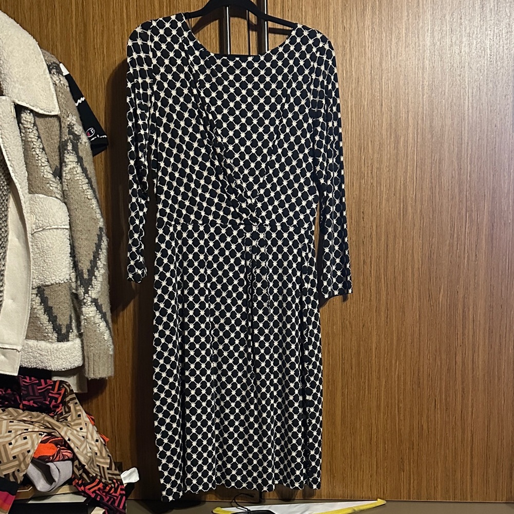 Gilli Black and White Geometric Long Sleeve Dress